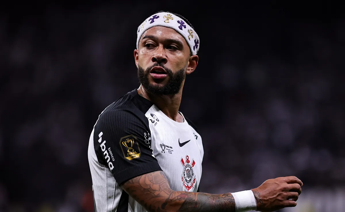 Corinthians comete erro na recuperação de Memphis Depay e atrasa retorno do holandês