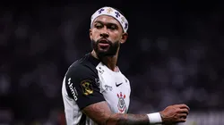 Depay ficará mais um período longe dos gramados