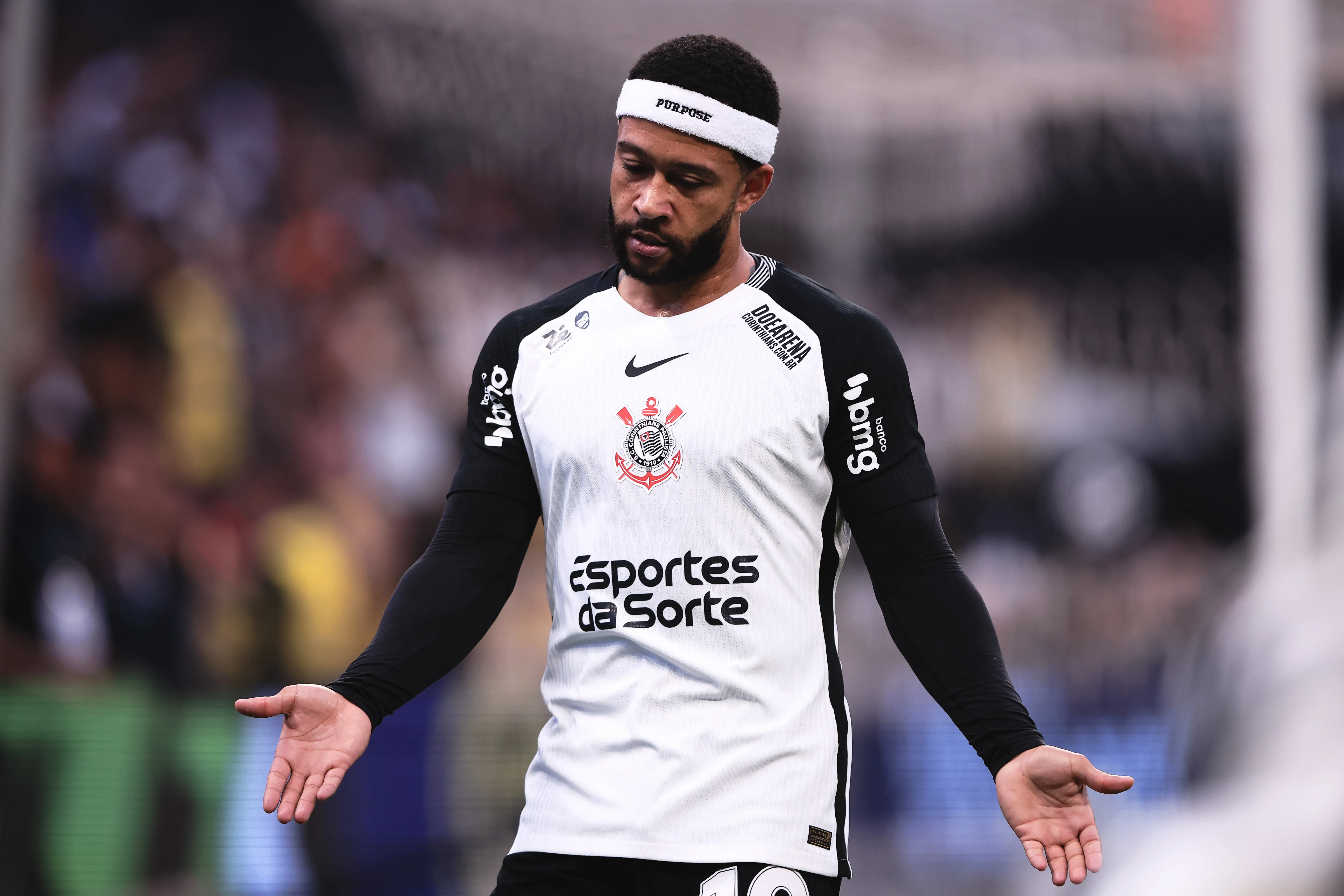 Memphis Depay segue em recuperação. Foto: Ettore Chiereguini/AGIF