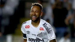Neymar jogador do Santos comemora seu gol durante partida contra o Deportivo Recoleta no estadio Vila Belmiro pelo campeonato Copa Sul-Americana 2026. Foto: Mauricio De Souza/AGIF
