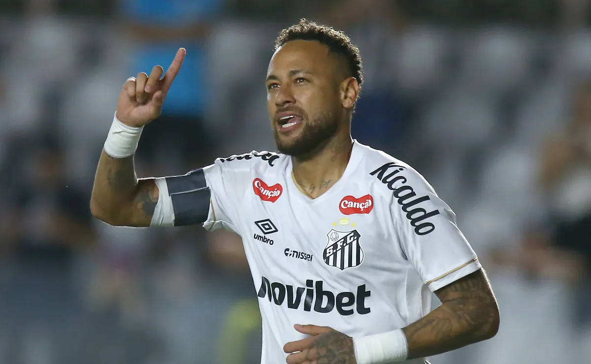 Neymar mantém protagonismo e alcança seis participações em gols em oito jogos pelo Santos na temporada