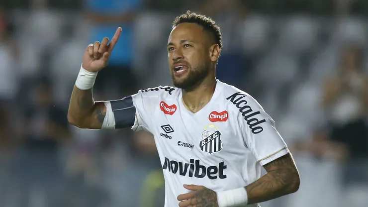 Neymar comemora seu gol pela Copa Sul-Americana.