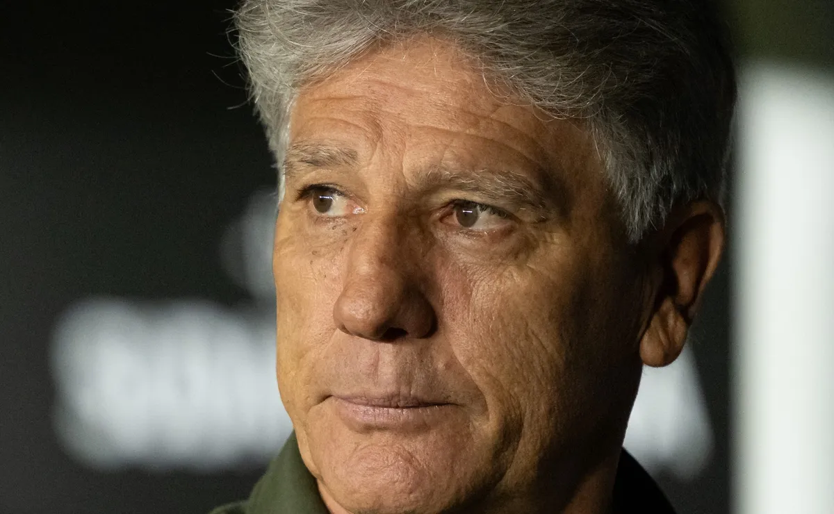 Mesmo com 5 jogos sem vencer, Renato Gaúcho não muda status no Vasco e tem respaldo de Pedrinho