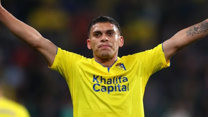 Brian Ocampo, alvo do Galo. Foto: Fran Santiago/Getty Images