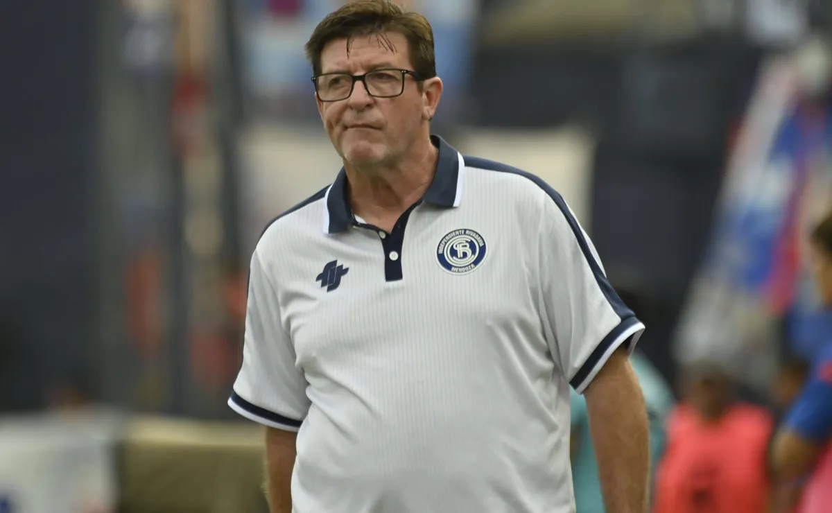 Técnico Alfredo Berti banca postura do Rivadavia para enfrentar o Fluminense na Libertadores