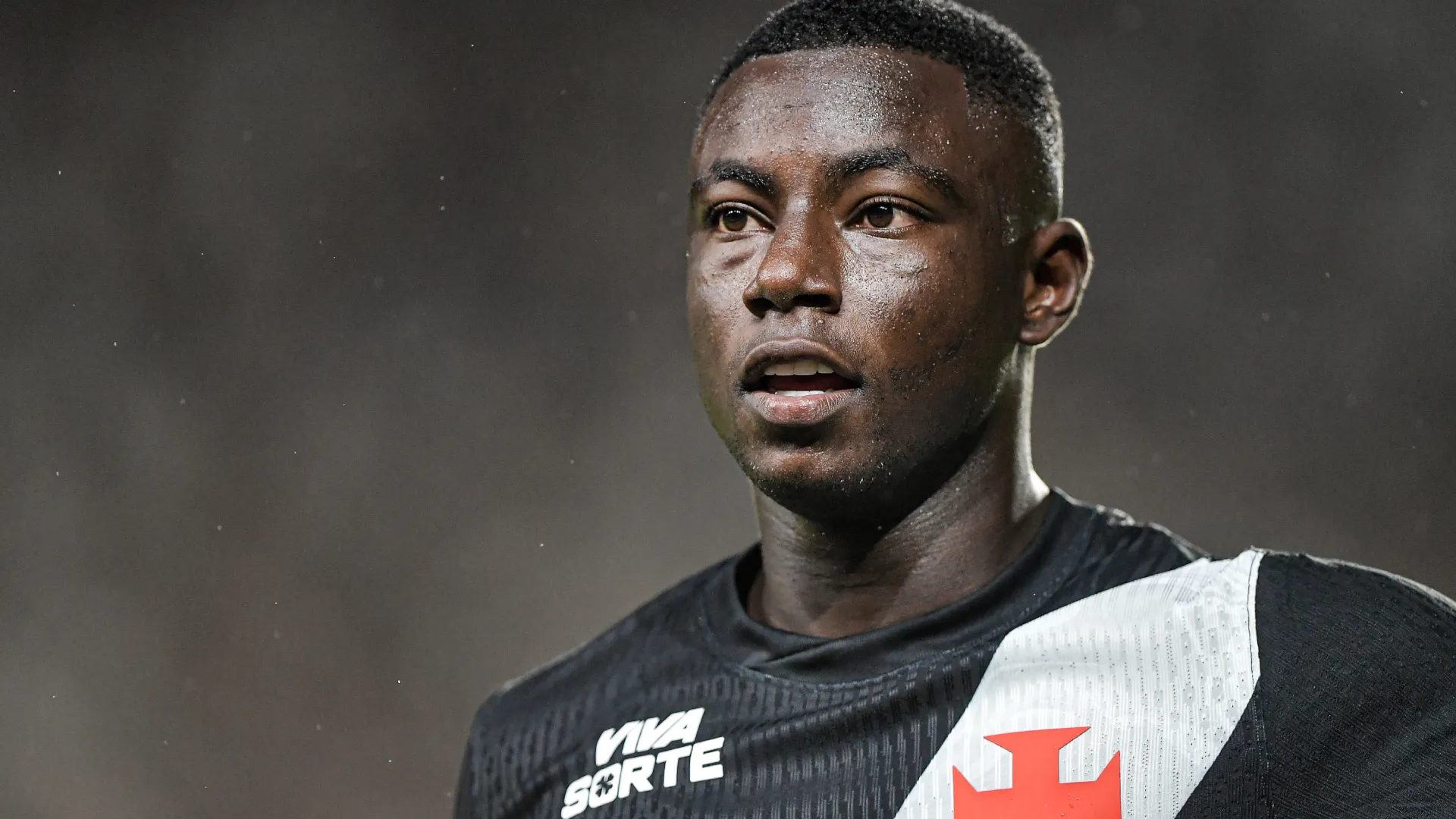 Marino ainda não se firmou no Vasco – Foto: Thiago Ribeiro/AGIF