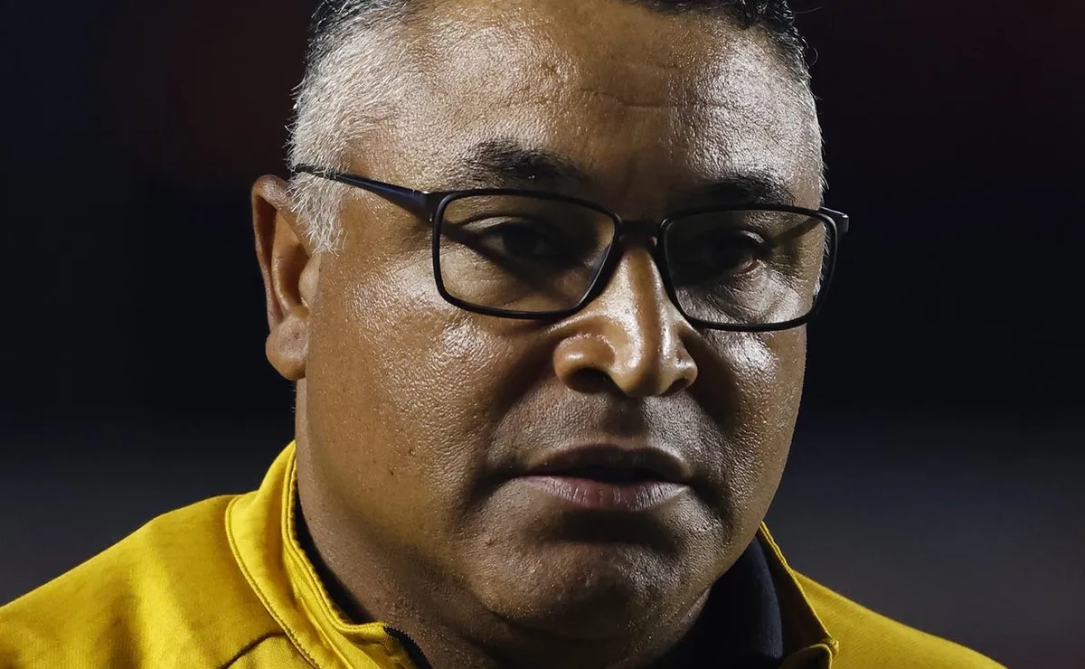 Roger Machado desabafa sobre falta de oportunidades a Maik e admite decisão: “Não é imutável”