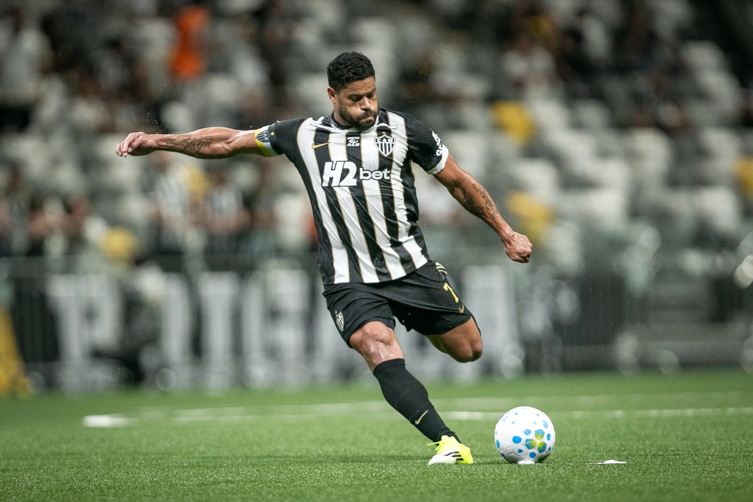 Hulk durante partida pelo Atlético-MG. Foto: Fernando Moreno/AGIF