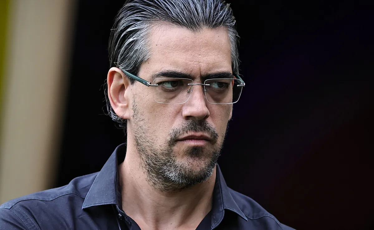 Paulo Bracks deixou delegação do Atlético-MG em Santos para inaugurar academia em Belo Horizonte