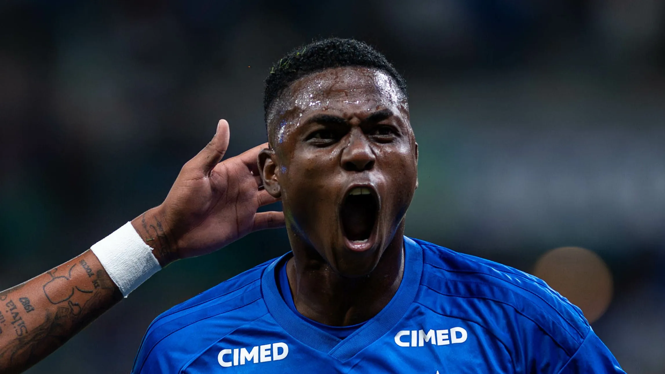 Foto: Alessandra Torres/AGIF –  Néiser Villarreal é mantido no time titular do Cruzeiro.