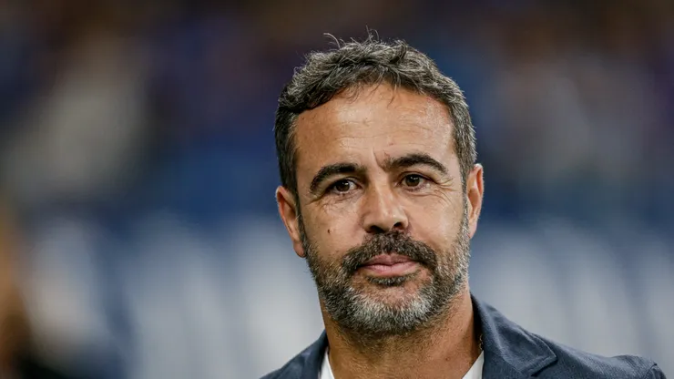 Artur Jorge durante partida no Mineirão.