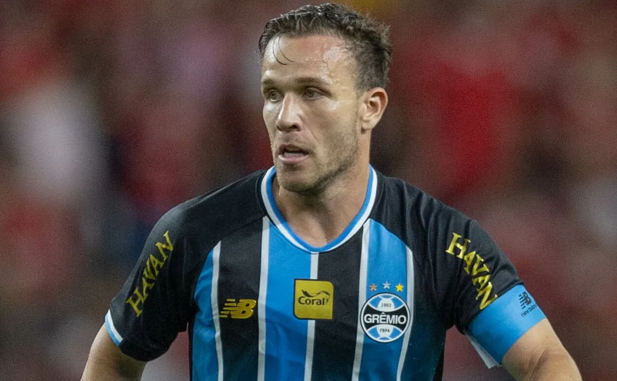 Arthur desabafa após vitória do Grêmio e comenta sobre renovação: “Única coisa que posso falar”