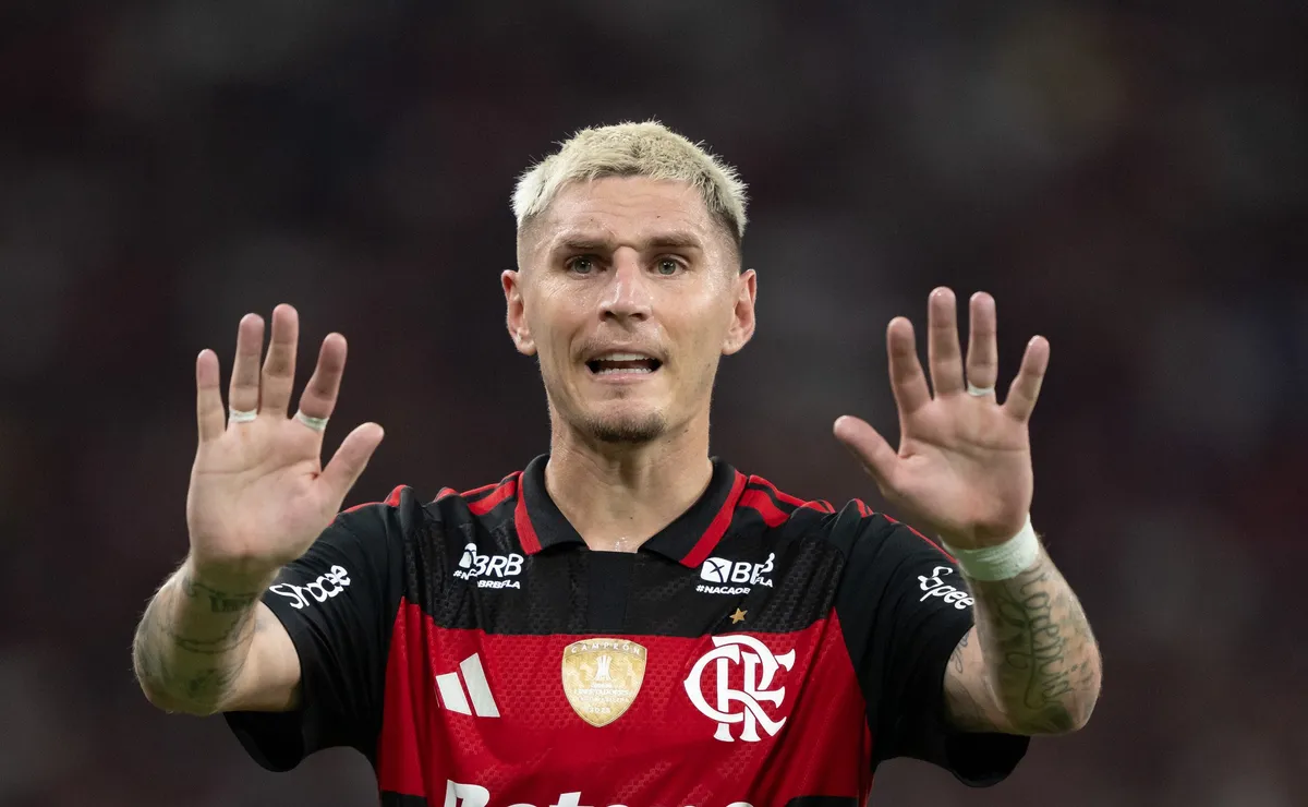 Varela recebeu sondagem do futebol mexicano, mas está muito feliz no Flamengo e no Rio de Janeiro