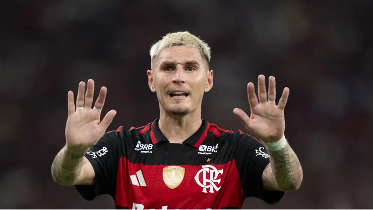 - Varela jogador do Flamengo durante partida contra o Santos no estadio Maracana pelo campeonato Brasileiro A 2026.
