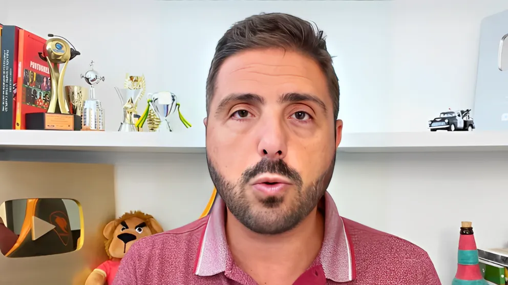 Foto: Reprodução/YouTube – Nicola apura notícias sobre o Corinthians.