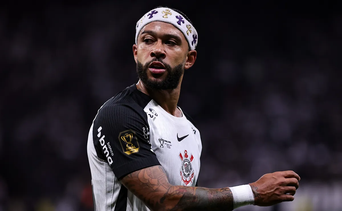 Memphis Depay rompe com departamento físico do Corinthians e busca preparação fora do clube