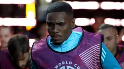 Evertton Araújo durante aquecimento de jogo do Fla.