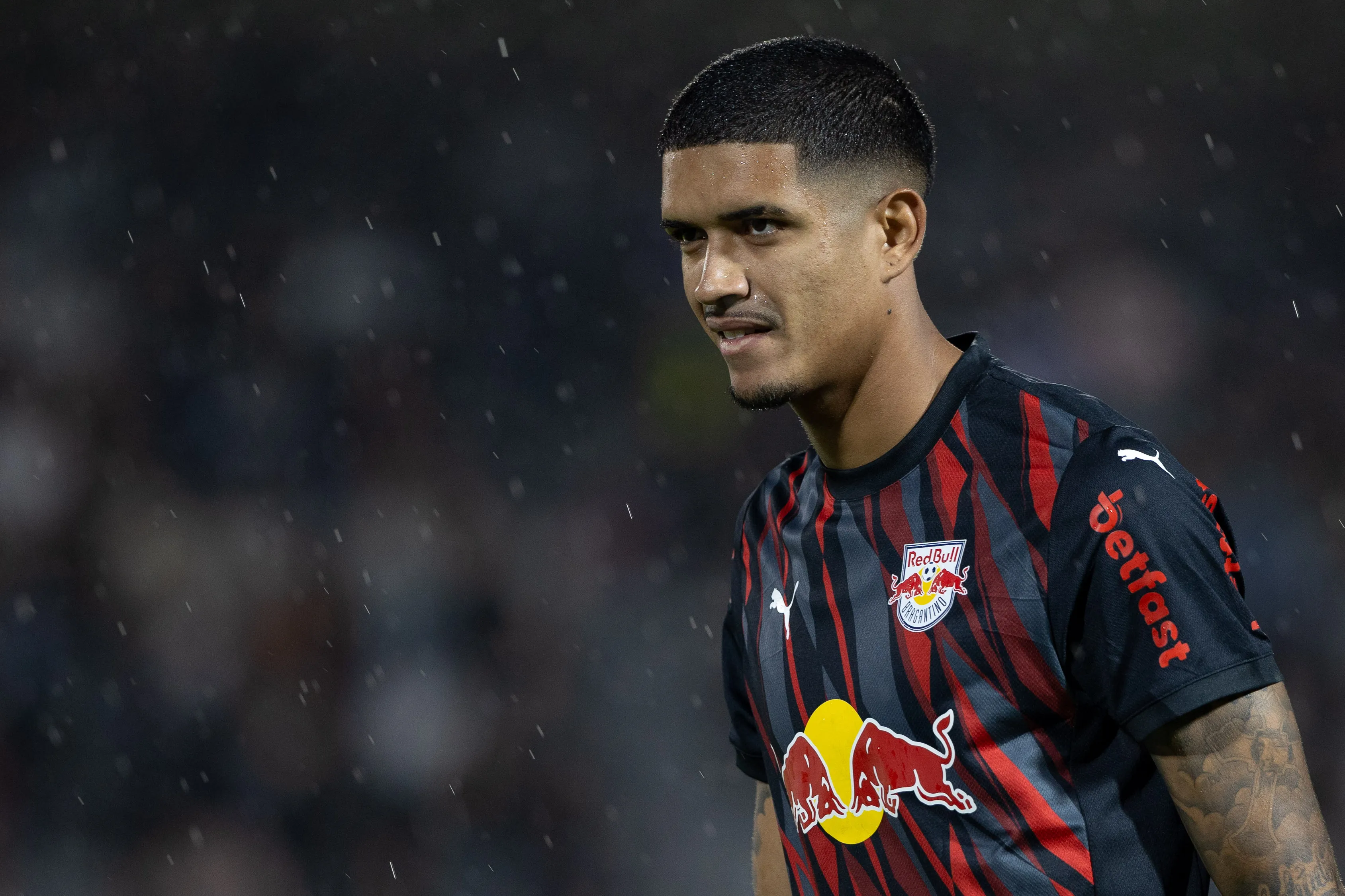 SP – BRAGANCA PAULISTA – 15/01/2026 – PAULISTA 2026, BRAGANTINO X CORINTHIANS – LUCAS BARBOSA jogador do Bragantino durante partida contra o Corinthians no estadio Cicero De Souza Marques pelo campeonato Paulista 2026. Foto: Joisel Amaral/AGIF