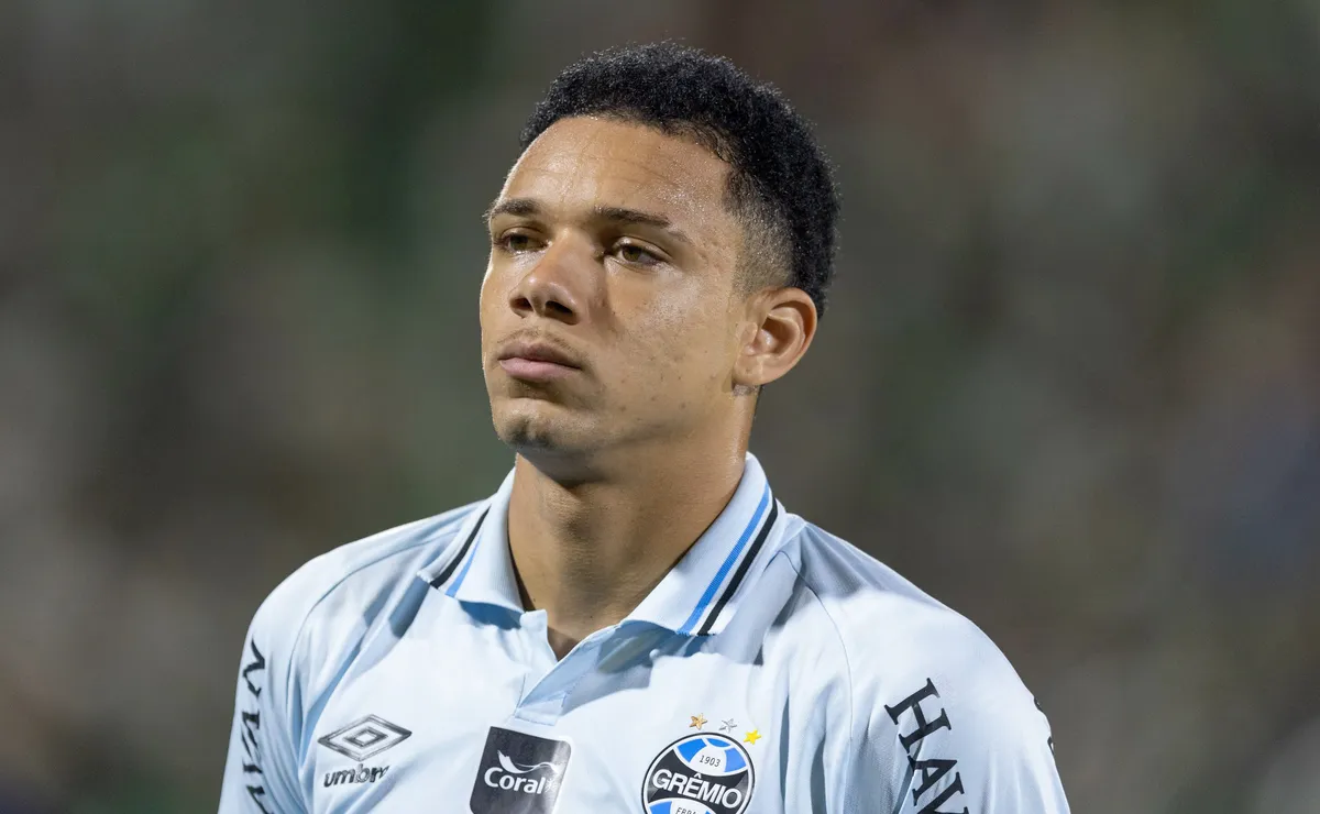 Viery é denunciado pelo STJD e pode pegar até 12 jogos de ‘gancho’ por expulsão no Gre-Nal