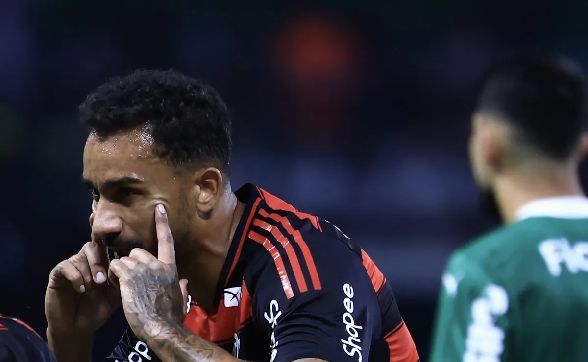 Flamengo mira acordo até 2027 com Danilo e Alex Sandro após renovar com Bruno Henrique