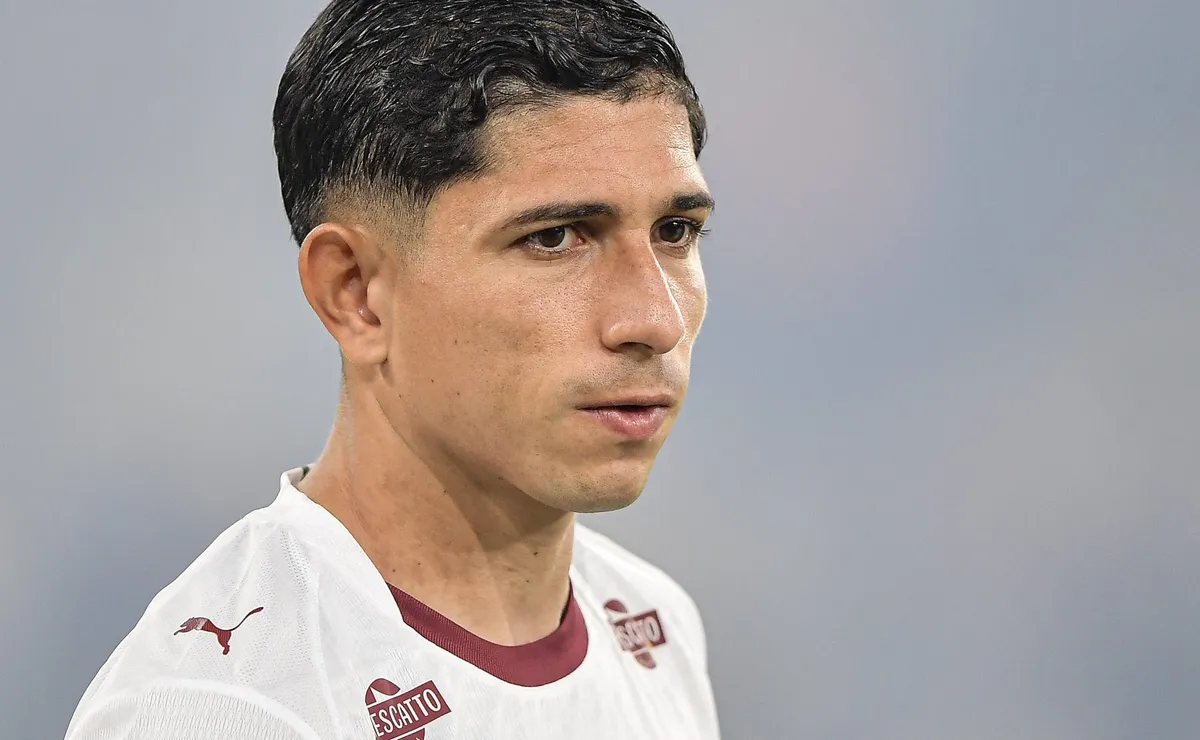 Savarino manda recado ao Fluminense e projeta jogos difíceis na Libertadores: “Um grupo muito forte”