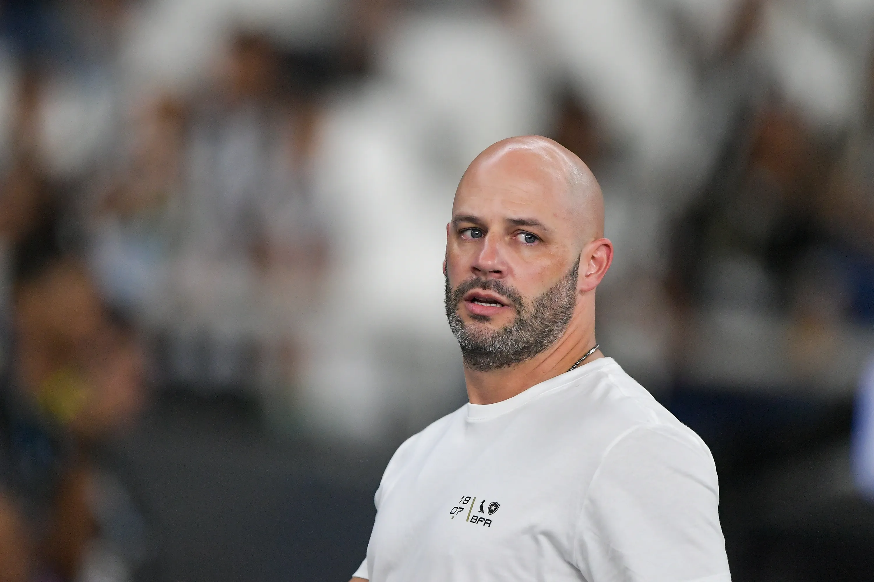 RJ – RIO DE JANEIRO – 09/04/2026 – COPA SUL-AMERICANA 2026, BOTAFOGO X CARACAS – Franclim Carvalho tecnico do Botafogo durante partida contra o Caracas no estadio Engenhao pelo campeonato Copa Sul-Americana 2026. Foto: Thiago Ribeiro/AGIF