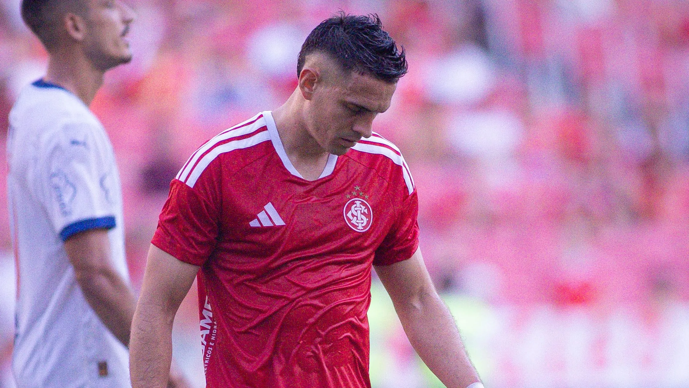 Rafael Borre jogador do Internacional lamenta durante partida contra o Bahia no estadio Beira-Rio pelo campeonato Brasileiro A 2026. Foto: Maxi Franzoi/AGIF