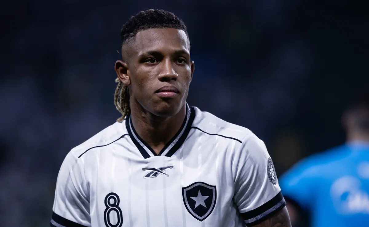 Flamengo segue monitorando Danilo, mas esbarra em disputa com Itália e pedida de R$ 205 milhões