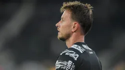Neto, goleiro do Botafogo, durante aquecimento antes da partida contra o LDU no estadio Engenhao pelo campeonato Copa Libertadores 2025. Foto: Thiago Ribeiro/AGIF