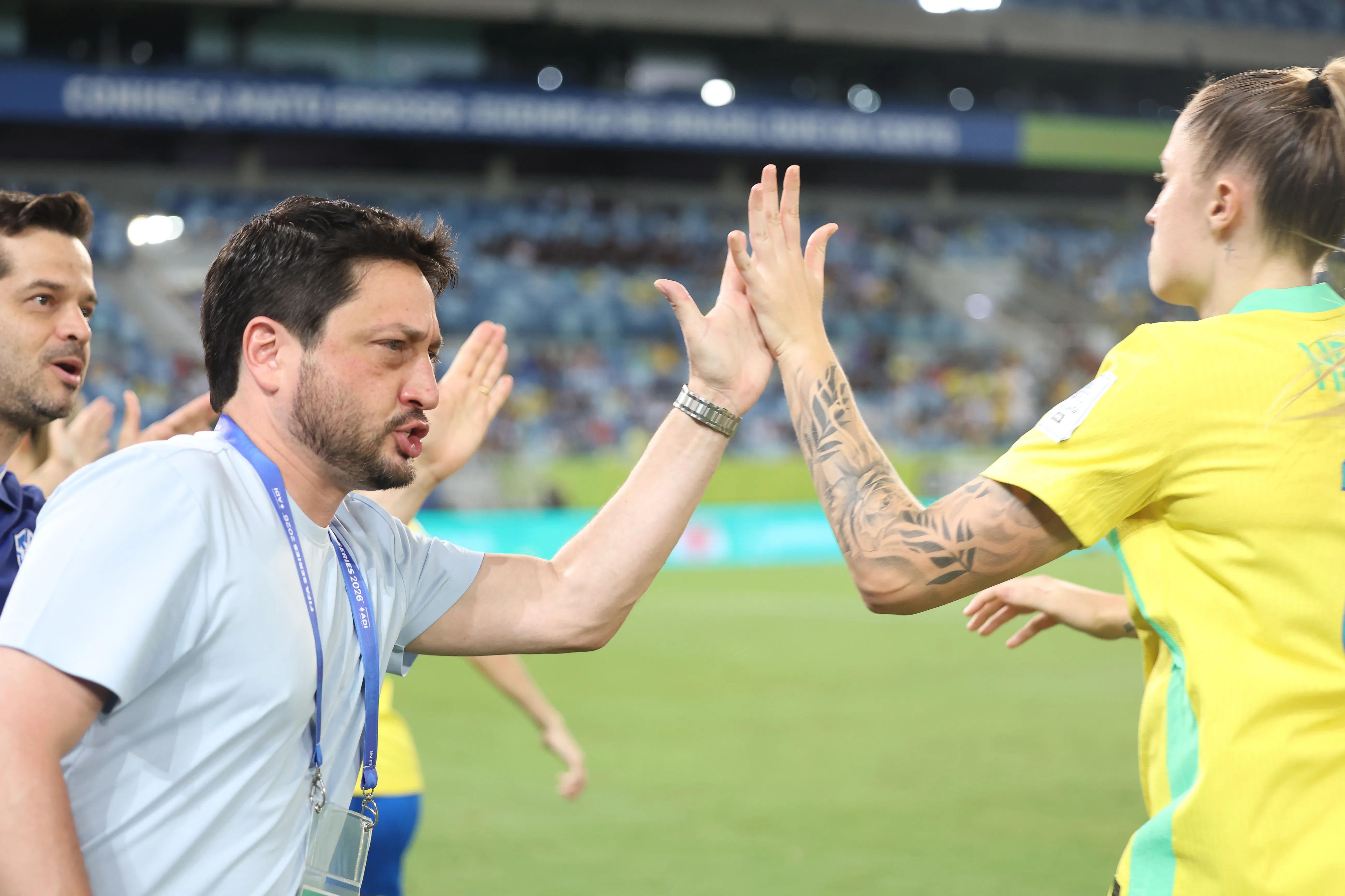 Arthur Elias em partida contra Zâmbia. Foto: Lívia Villas Boas/CBF