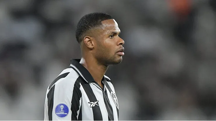 Júnior Santos, atacante do Botafogo - Foto: Thiago Ribeiro/AGIF