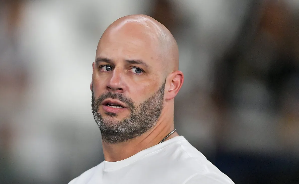 Franclim Carvalho aposta em Arthur Cabral, e artilheiro dá resultado contra o Racing