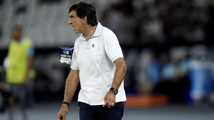 Gustavo Costas, tecnico do Racing, durante partida contra o Botafogo no estadio Engenhao pelo campeonato Recopa Sul-americana 2025. Foto: Alexandre Loureiro/AGIF
