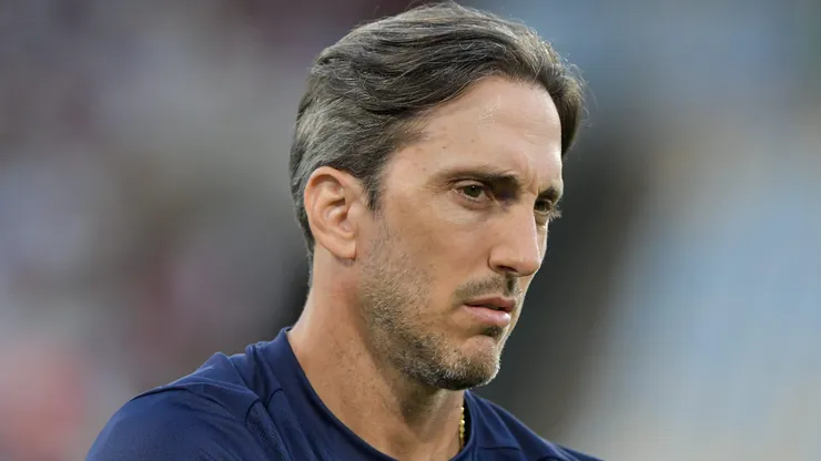 Luis Zubeldia, técnico do Fluminense durante partida contra o Flamengo no estadio Maracana pelo campeonato Brasileiro A 2026. Foto: Thiago Ribeiro/AGIF