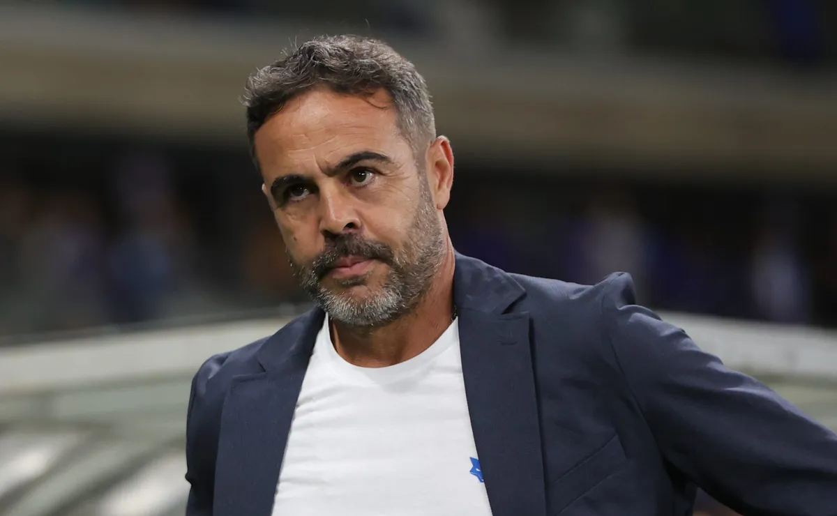 Artur Jorge detalha problema na defesa do Cruzeiro: “não posso fugir dessa questão”
