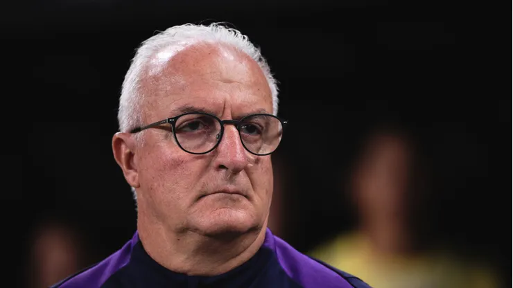 - Dorival Júnior está livre no mercado desde a saída do Corinthians