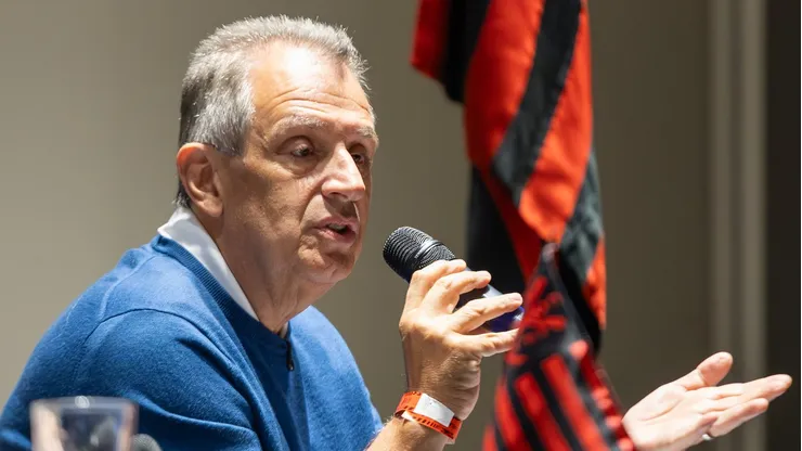 Bap presidente do Flamengo durante reunião no clube