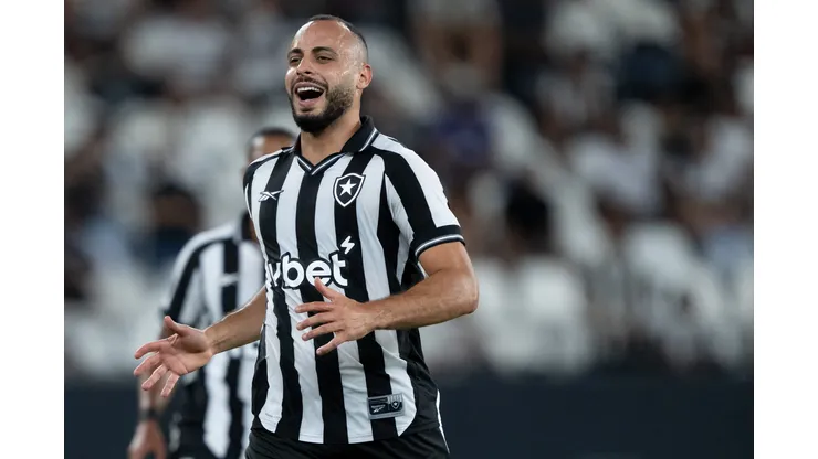 Arthur Cabral vive bom momento no Botafogo. Foto: Jorge Rodrigues/AGIF