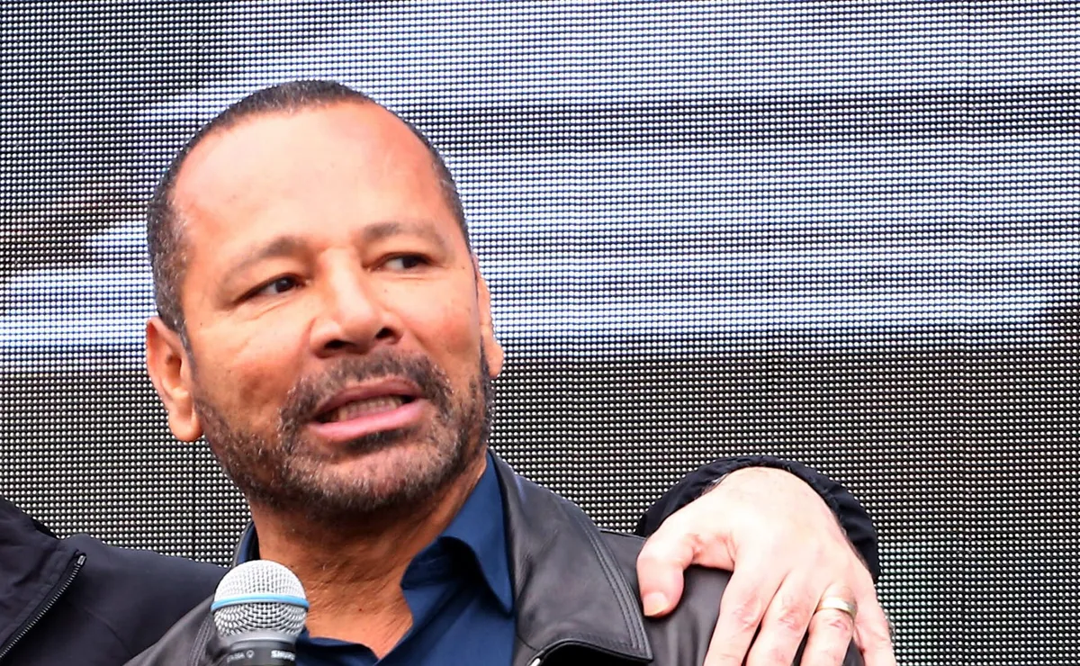 Neymar pai interferiu no Santos e aconselhou o atacante a pedir desculpas após briga com torcedor