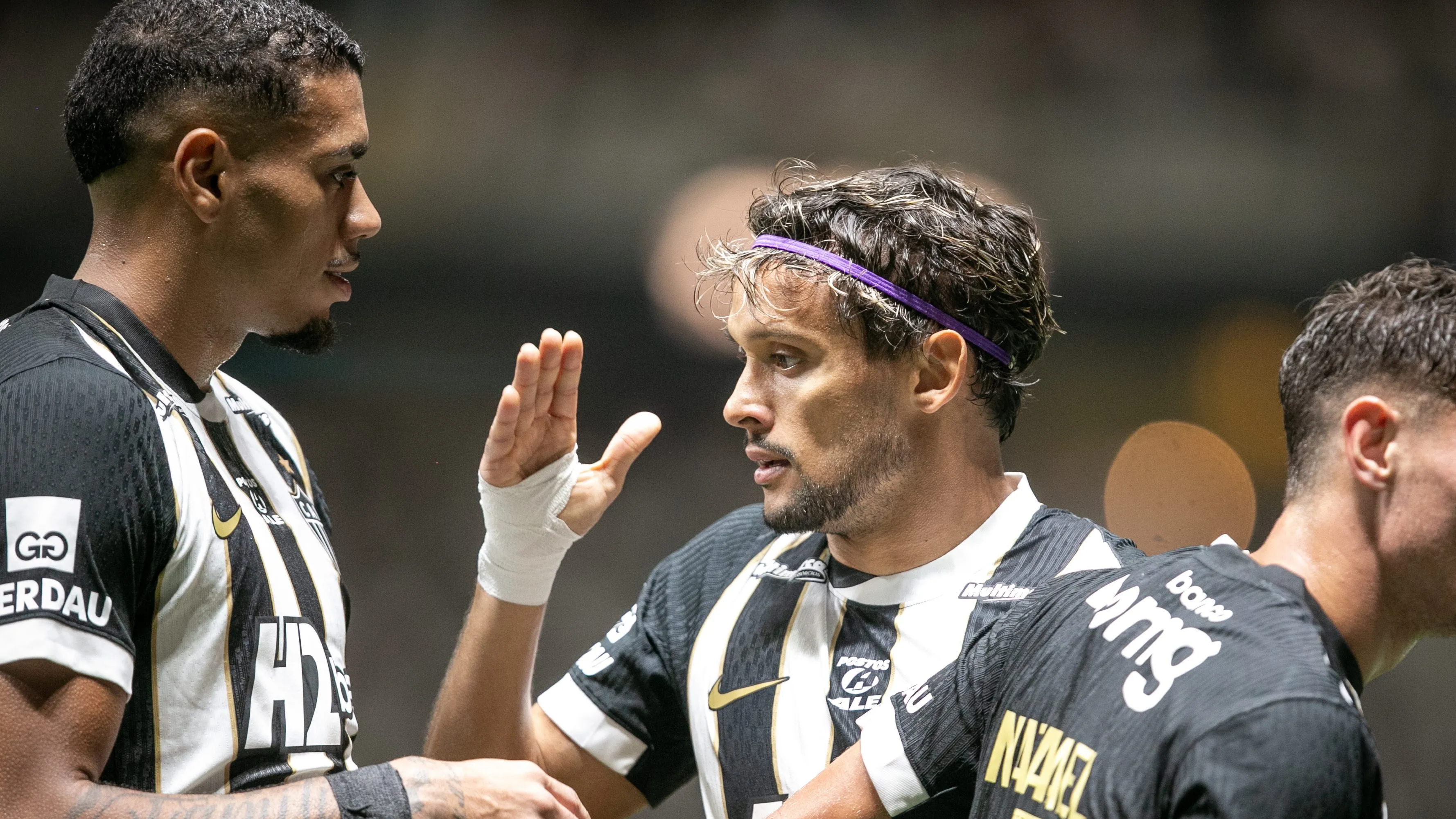 Foto: Fernando Moreno/AGIF – Scarpa comemorando gol na Arena MRV.