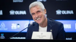 Luis Castro fala aos jornalista durante sua apresentacao oficial como tecnico do Gremio em coletiva de imprensa realizada no Arena do Gremio. Foto: Maxi Franzoi/AGIF