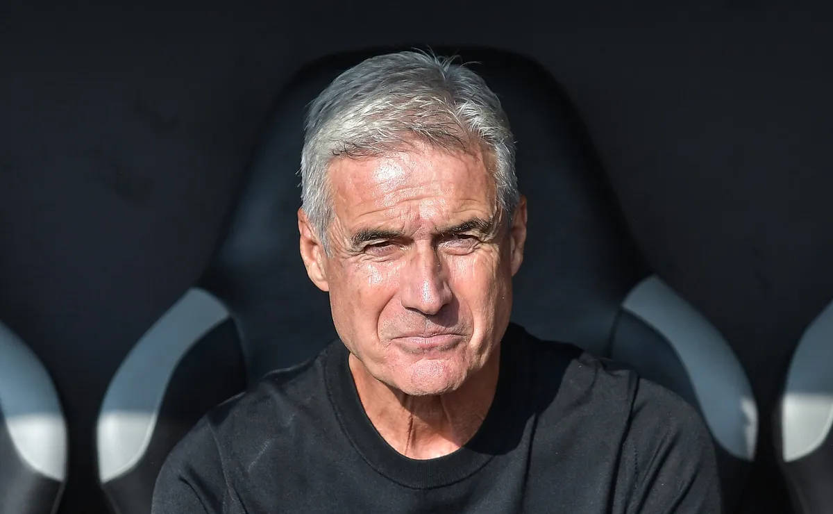 Luís Castro não muda as convicções e permanecerá com 3 volantes e pontas no time do Grêmio