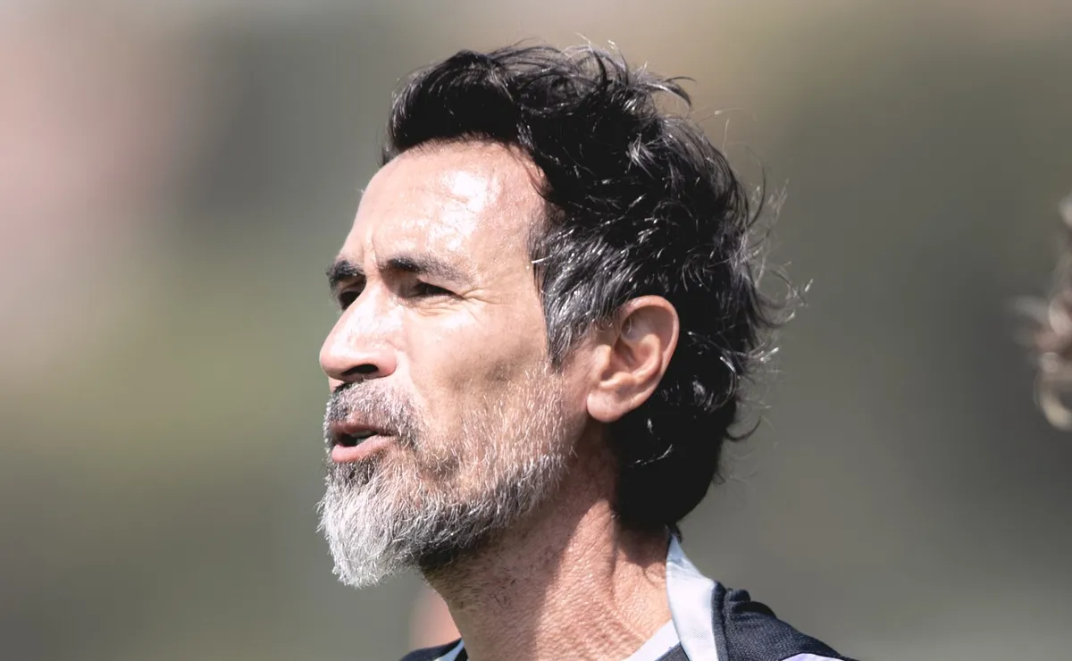 Eduardo Domínguez mira vitória em Atlético-MG x Juventud (URU) para melhorar histórico na Sul-Americana