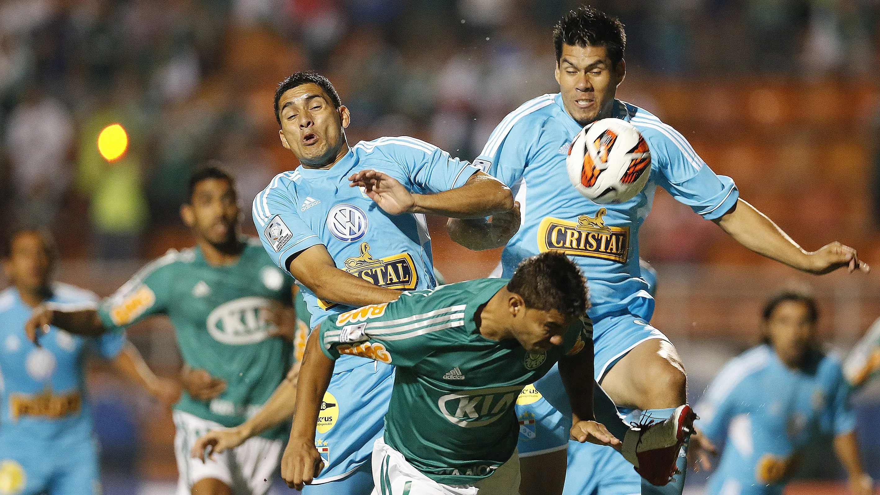 Jogo entre Palmeiras x Sporting Cristal, pela Copa Libertadores, no Pacaembu. 14 de Fevereiro de 2013, Sao Paulo, Sao Paulo, Brasil. Foto: Piervi Fonseca/AGIF