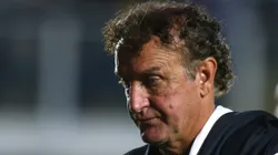 Cuca durante jogo contra o Recoleta, na Vila Belmiro.