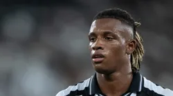 Danilo durante jogo contra o Caracas pela Copa Sul-Americana.