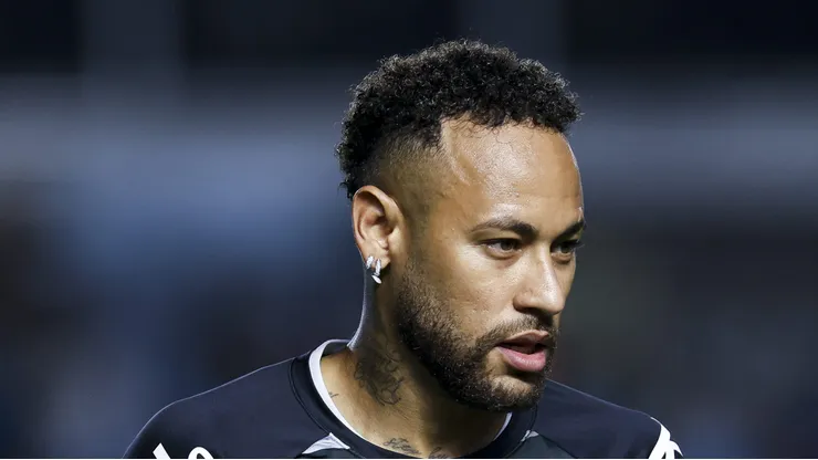 Neymar durante aquecimento antes de jogo com o Atlético.