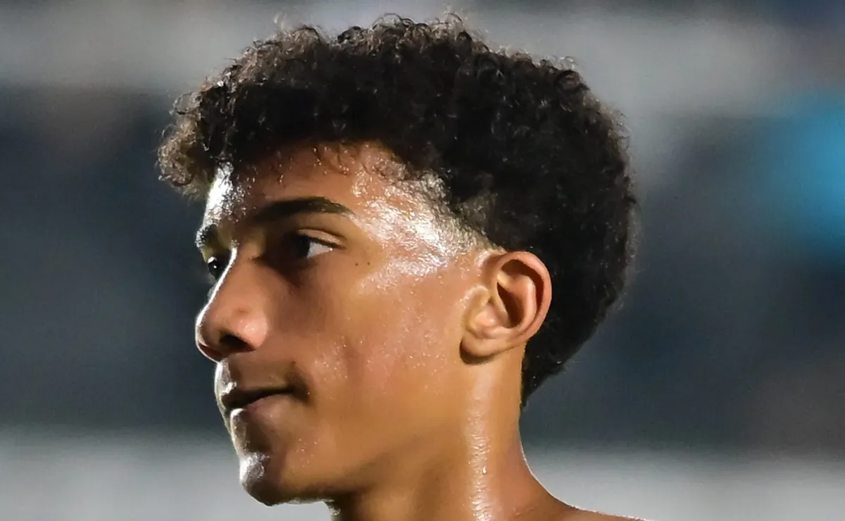 Robinho Pai dá aval para Robinho Jr renovar com Santos e assinar acordo até 2031