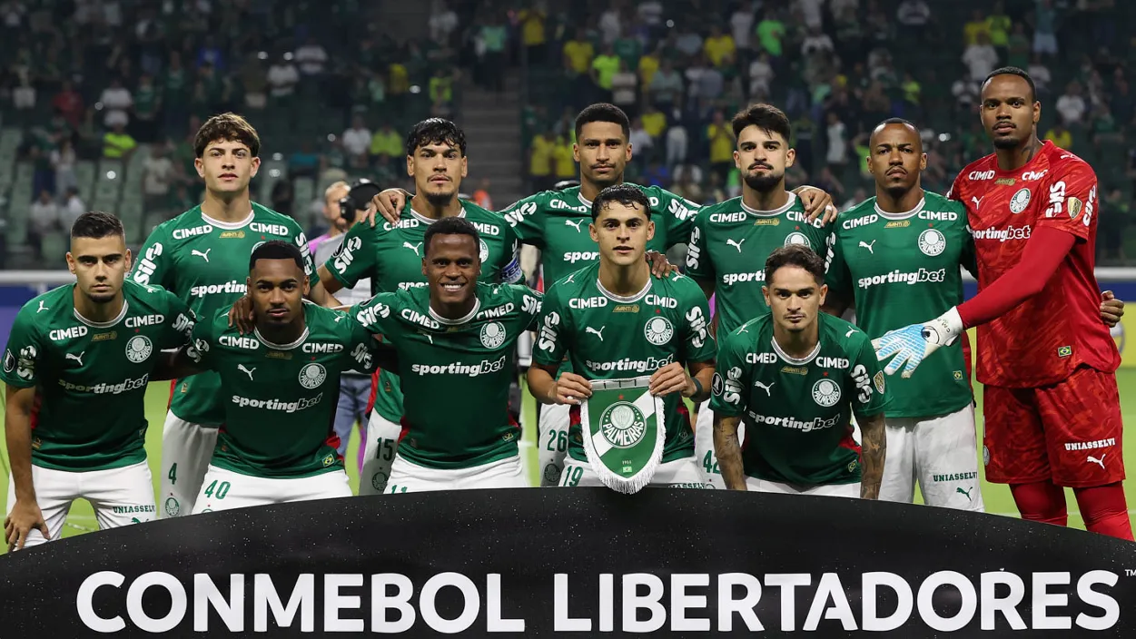 Time titular do Palestra que encarou o Sporting Cristal – Foto: César Greco – SEP