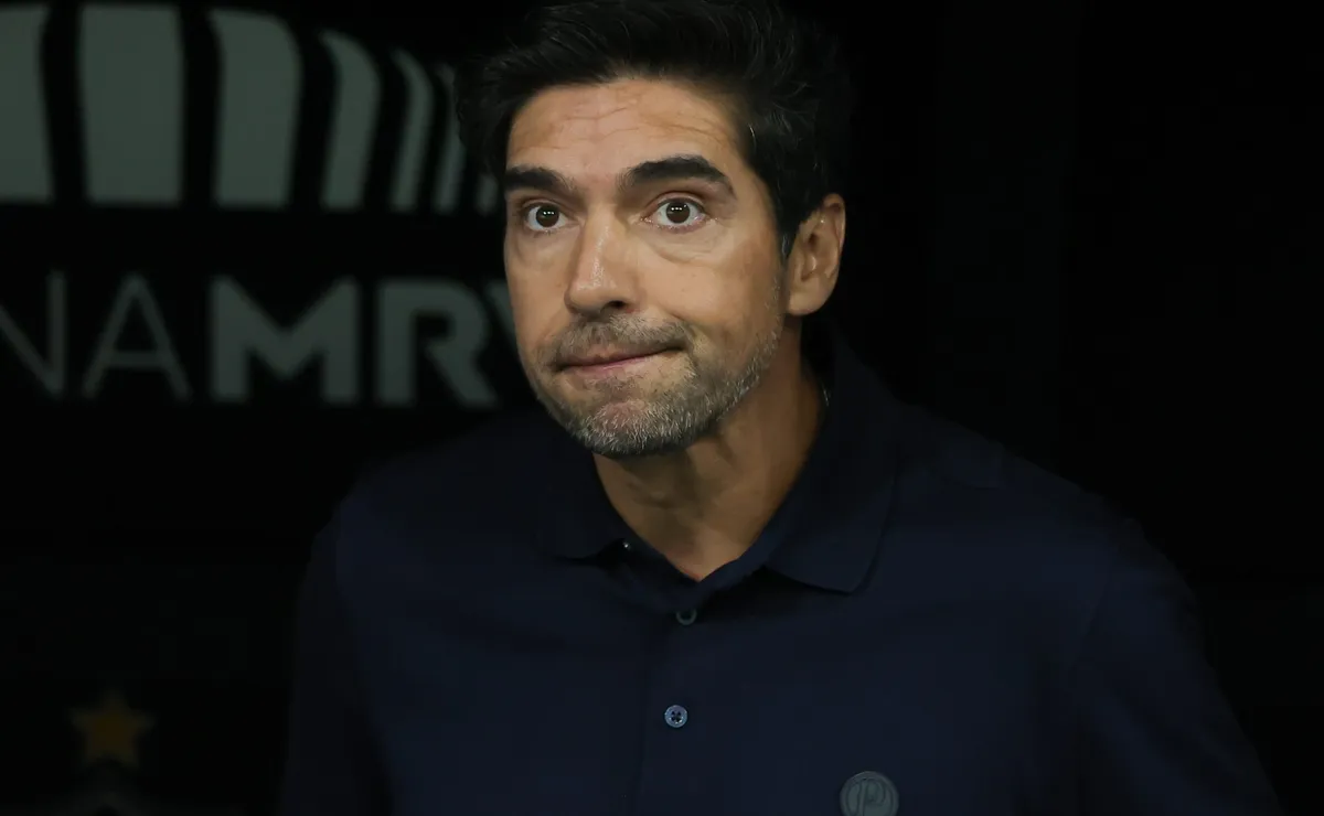 Abel Ferreira ironiza o Corinthians ao rebater críticas sobre o desempenho do Palmeiras no Clássico